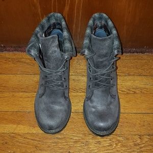 Charcoal suede White Mountain low boots
